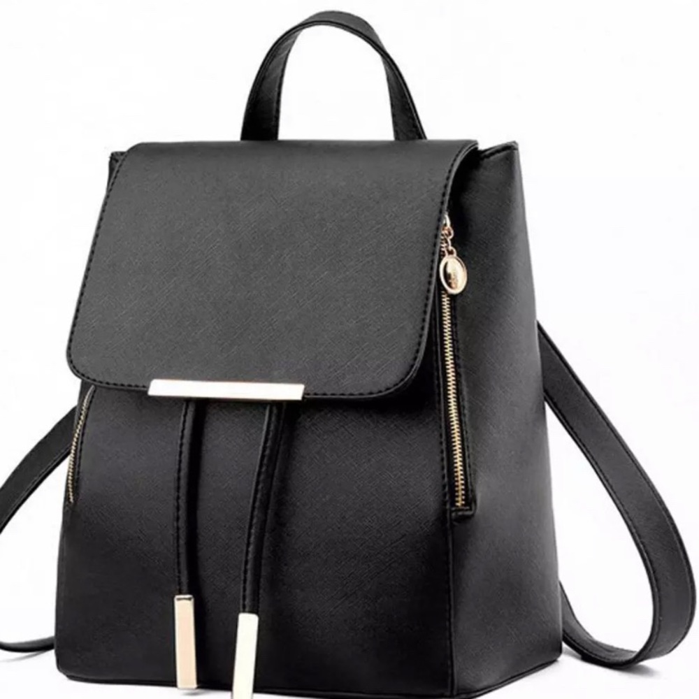 Ladies Black PU Leather Backpack Bag! - Picture 3 of 4